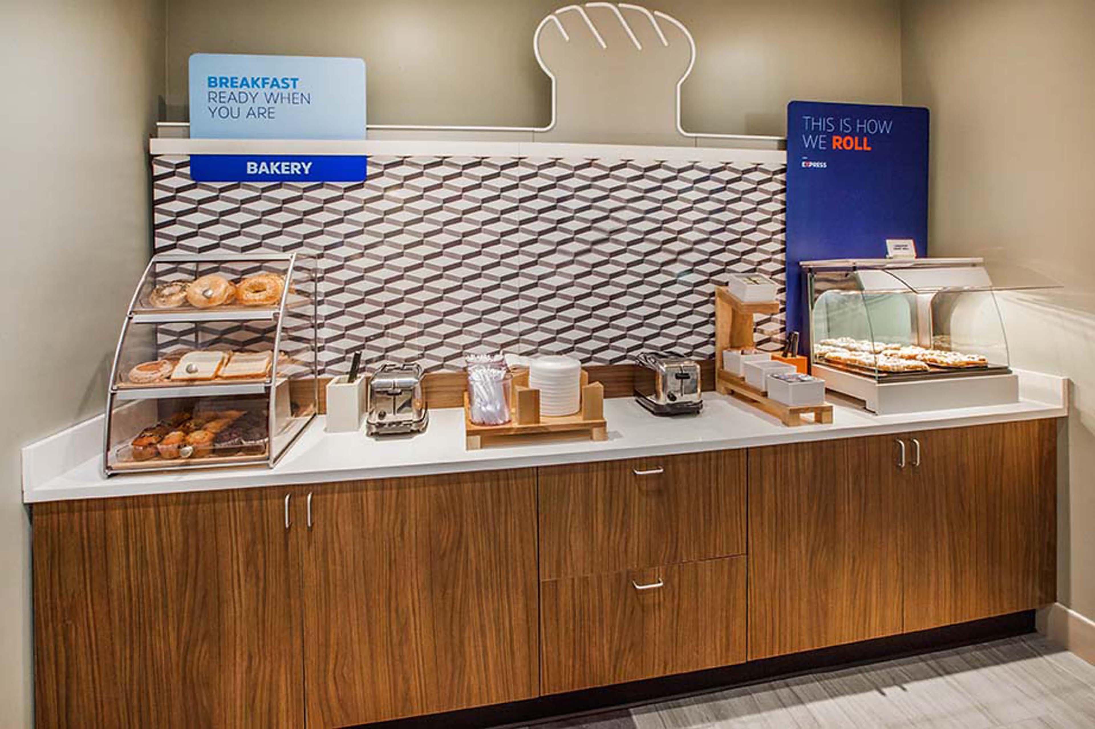 Holiday Inn Express & Suites Rapid City By Ihg Exteriör bild