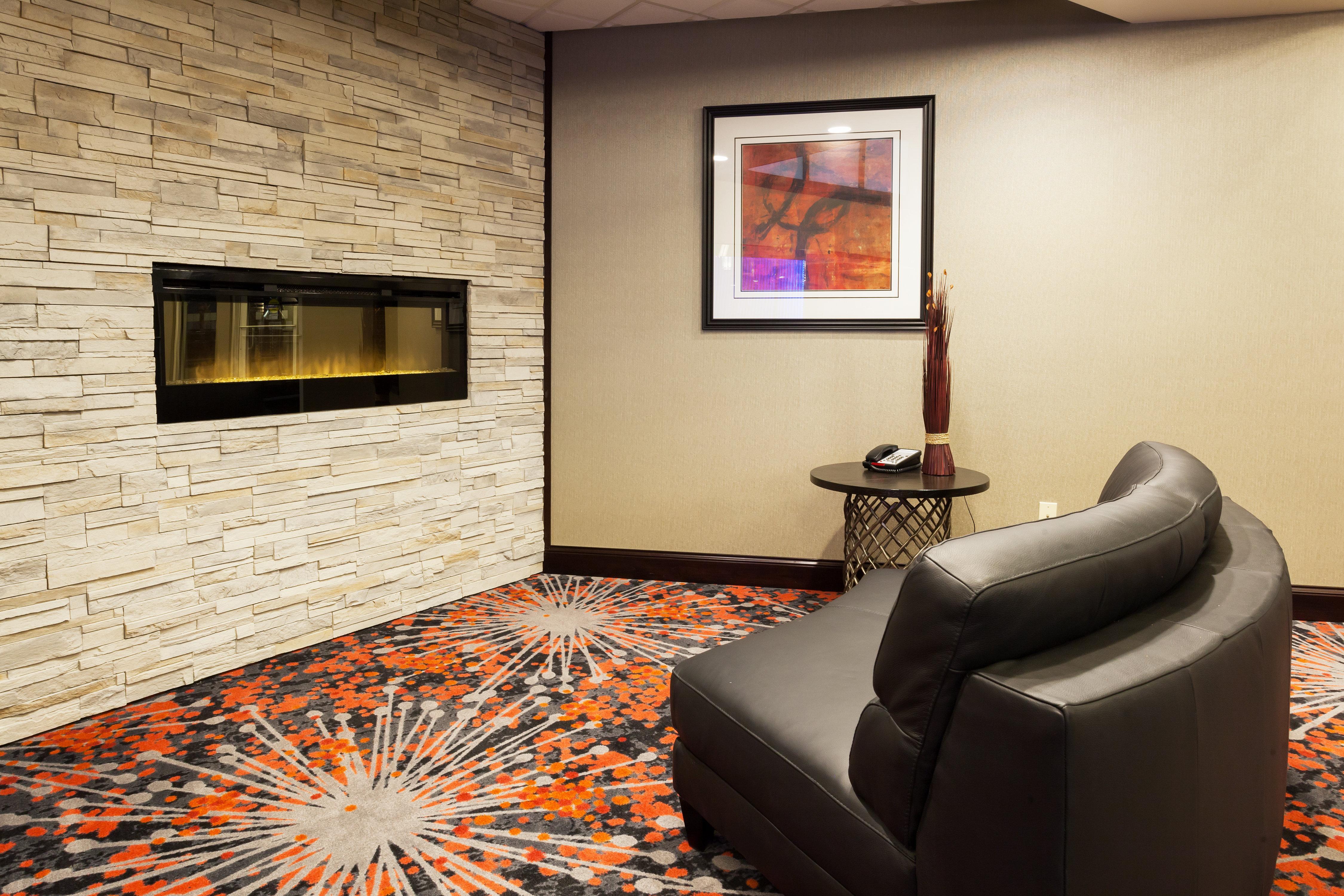 Holiday Inn Express & Suites Rapid City By Ihg Exteriör bild