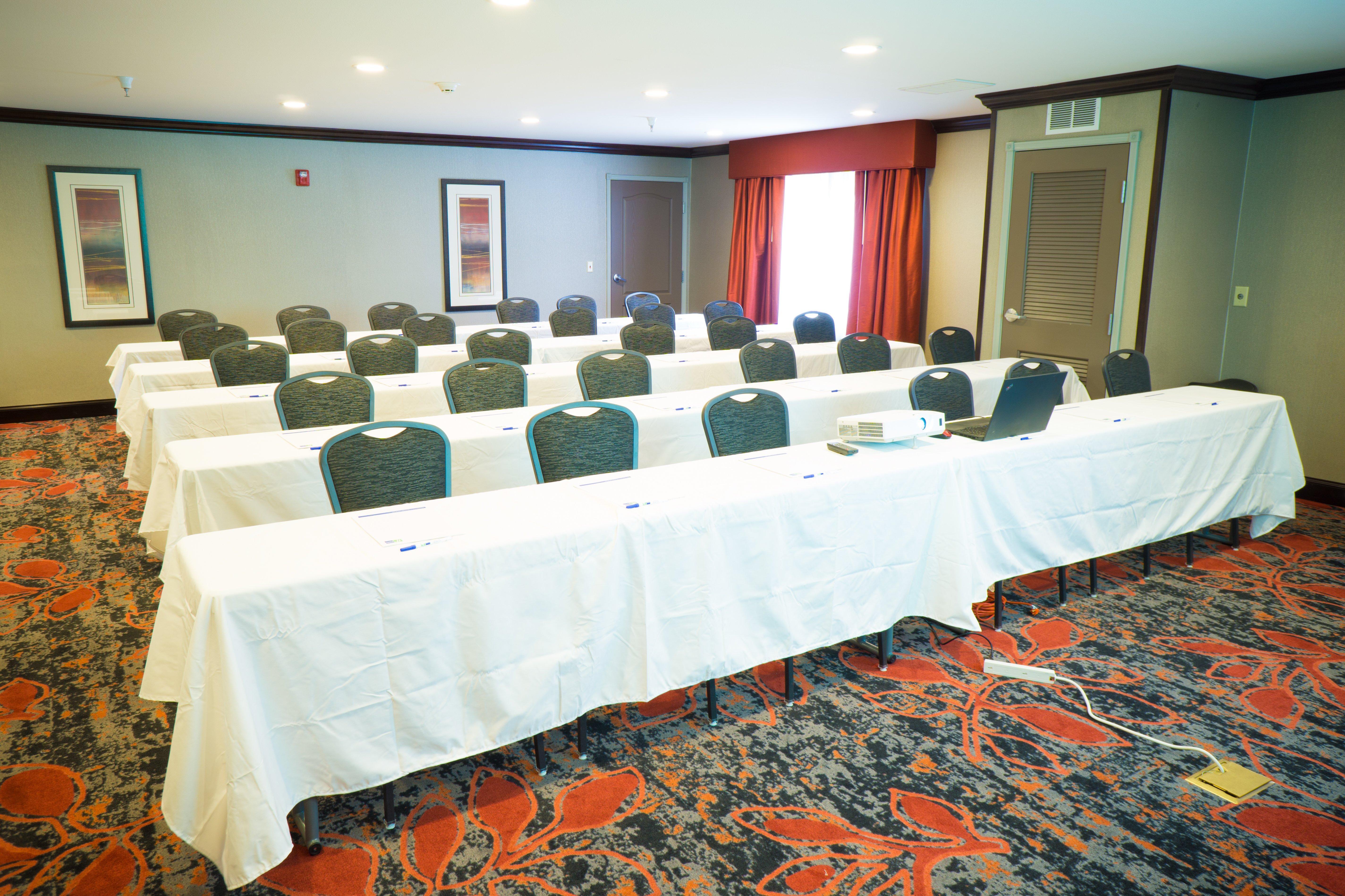 Holiday Inn Express & Suites Rapid City By Ihg Exteriör bild